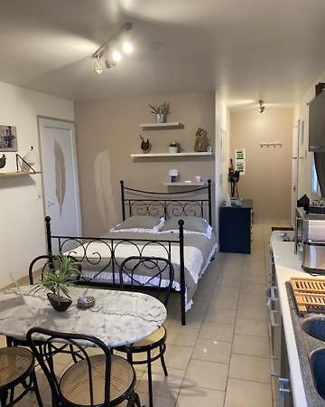Cottage A La Campagne Avec Piscine Et Spa Ardentes Екстер'єр фото