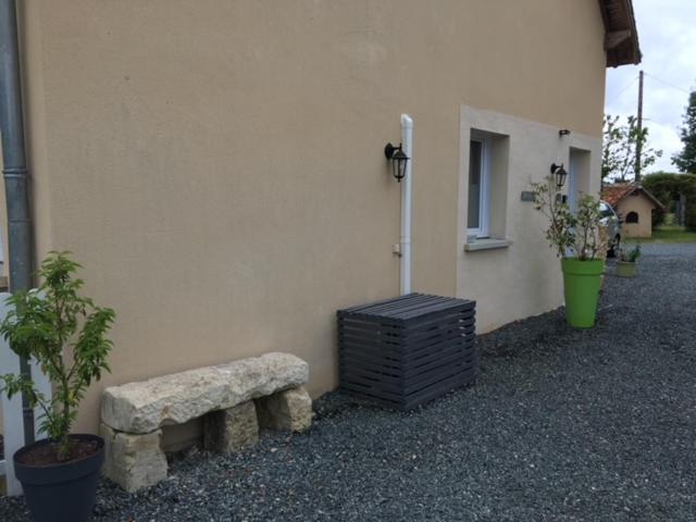 Cottage A La Campagne Avec Piscine Et Spa Ardentes Екстер'єр фото