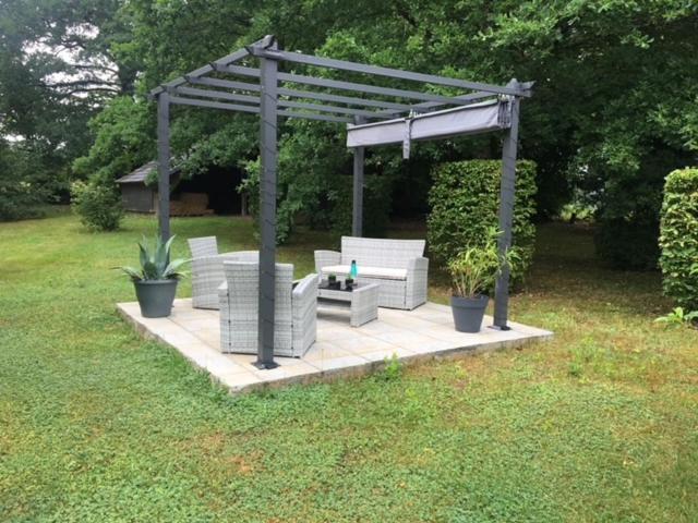 Cottage A La Campagne Avec Piscine Et Spa Ardentes Екстер'єр фото